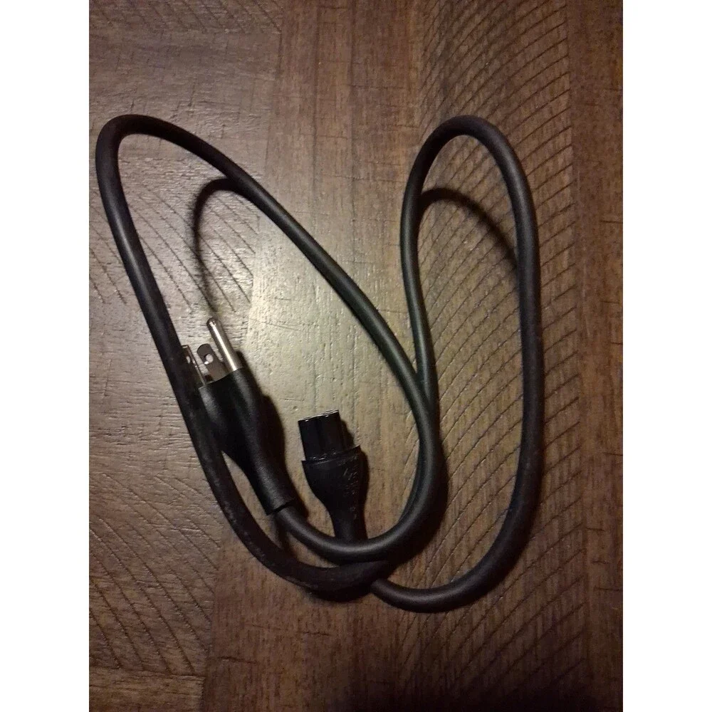 Genuine DELL Slim 90W AC Adapter Power Supply Model No. LA90PM130